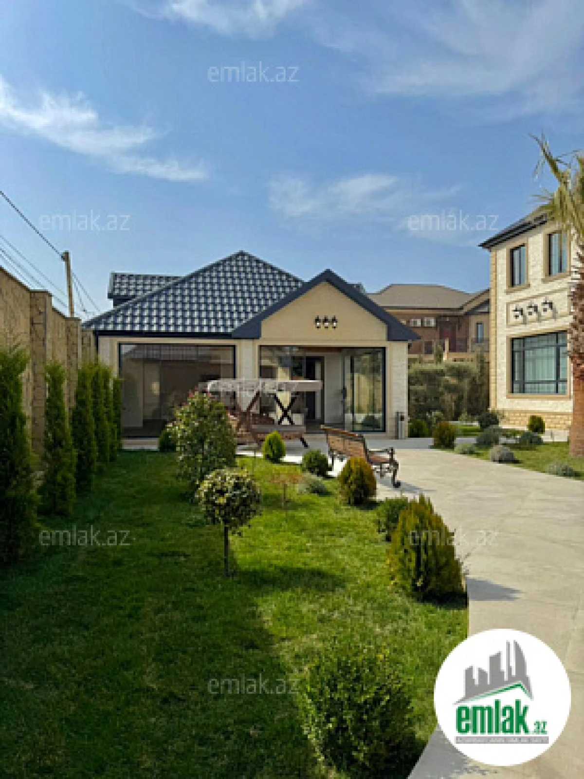 Satılır 7 otaqlı mənzil 600 m²