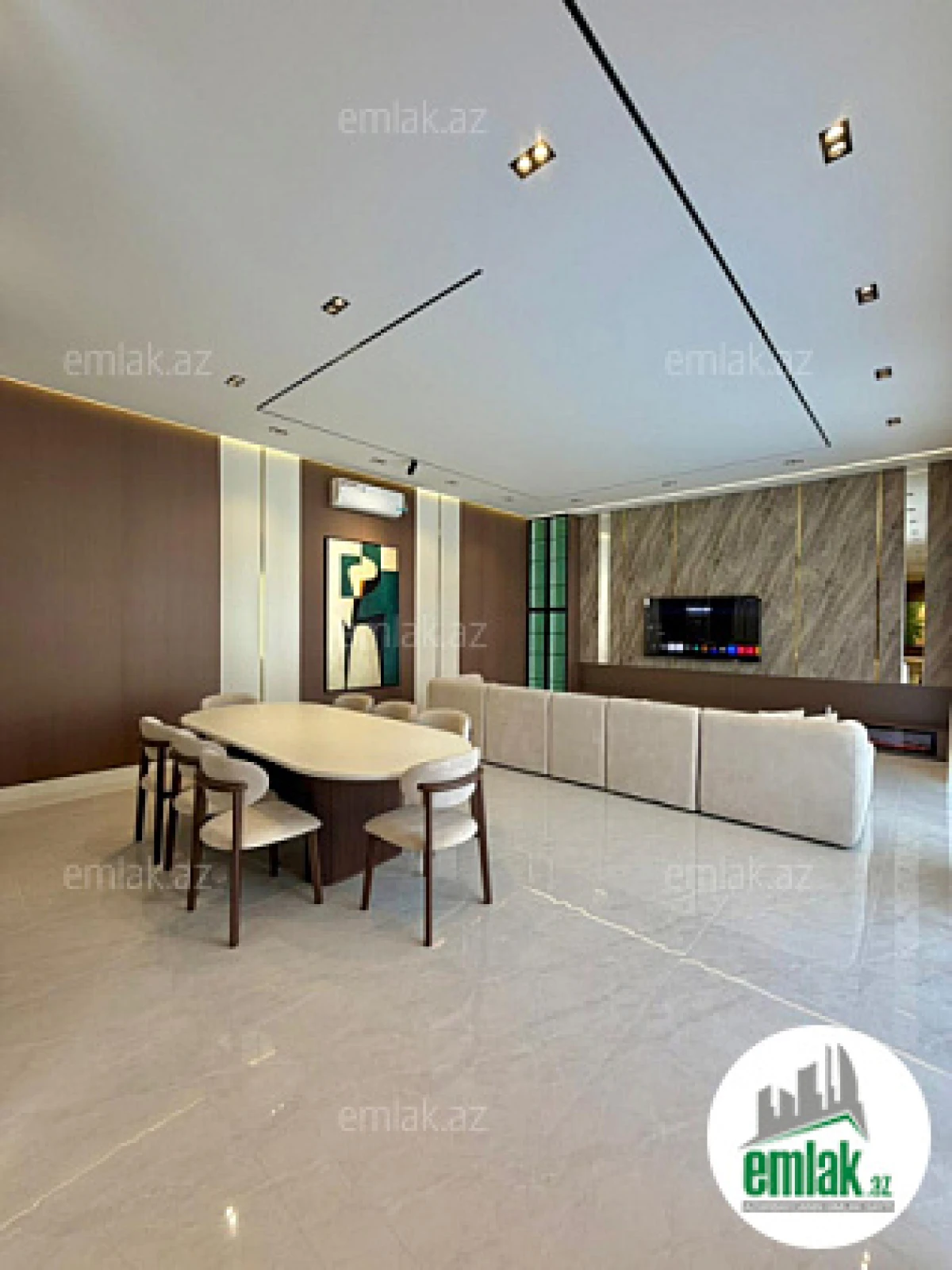 Satılır 5 otaqlı mənzil 270 m²