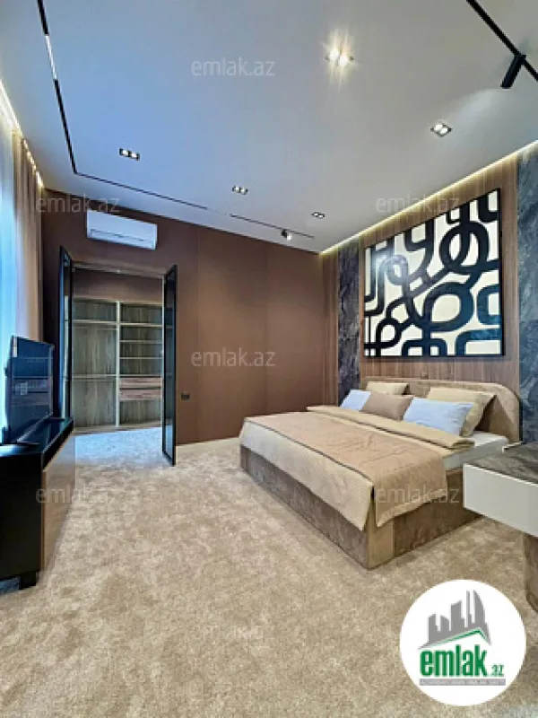 Satılır 5 otaqlı mənzil 270 m²