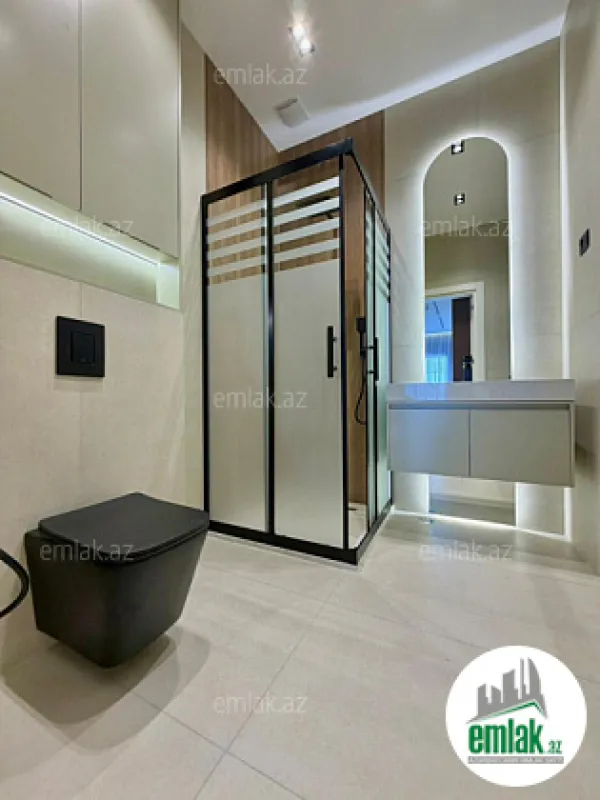 Satılır 5 otaqlı mənzil 270 m²