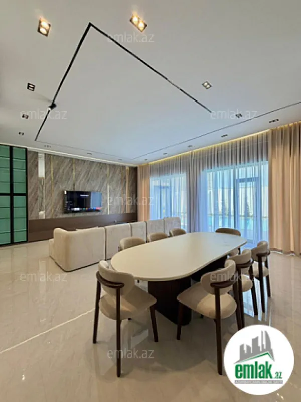 Satılır 5 otaqlı mənzil 270 m²