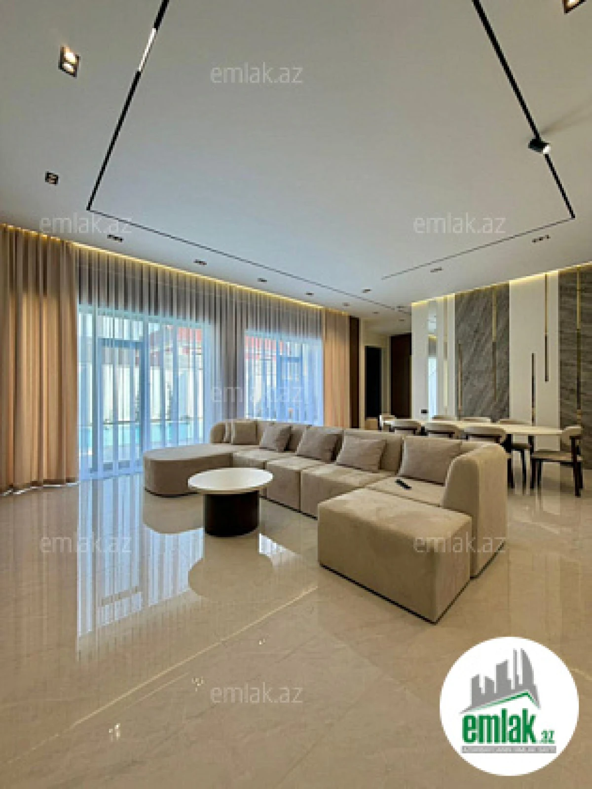 Satılır 5 otaqlı mənzil 270 m²