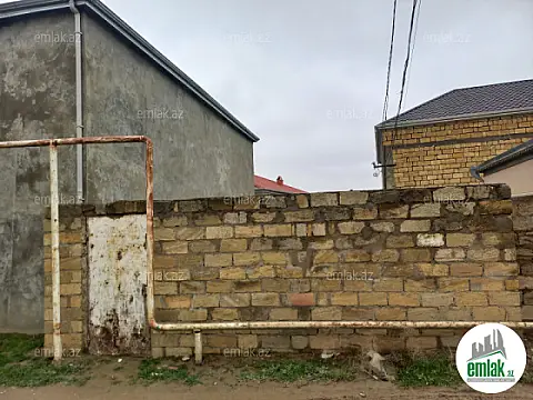 Satılır 9 otaqlı həyət evi 215 m²