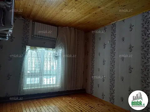 Satılır 9 otaqlı həyət evi 215 m²