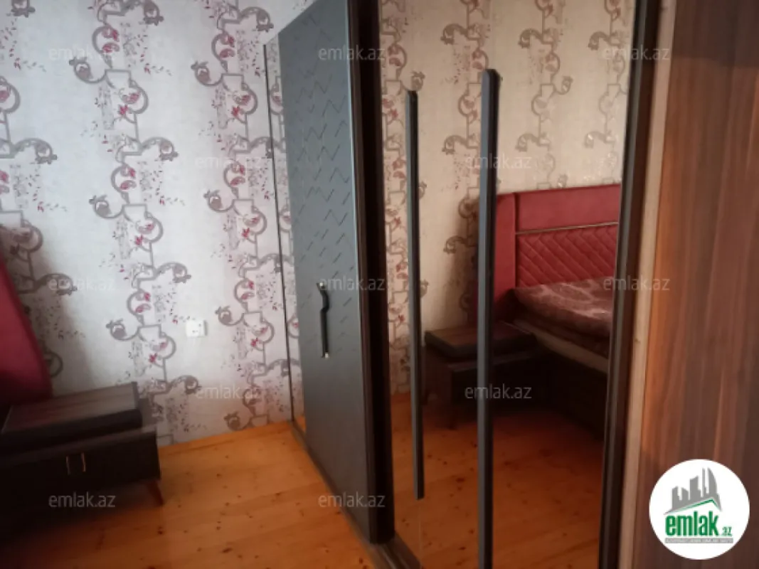 Satılır 9 otaqlı həyət evi 215 m²