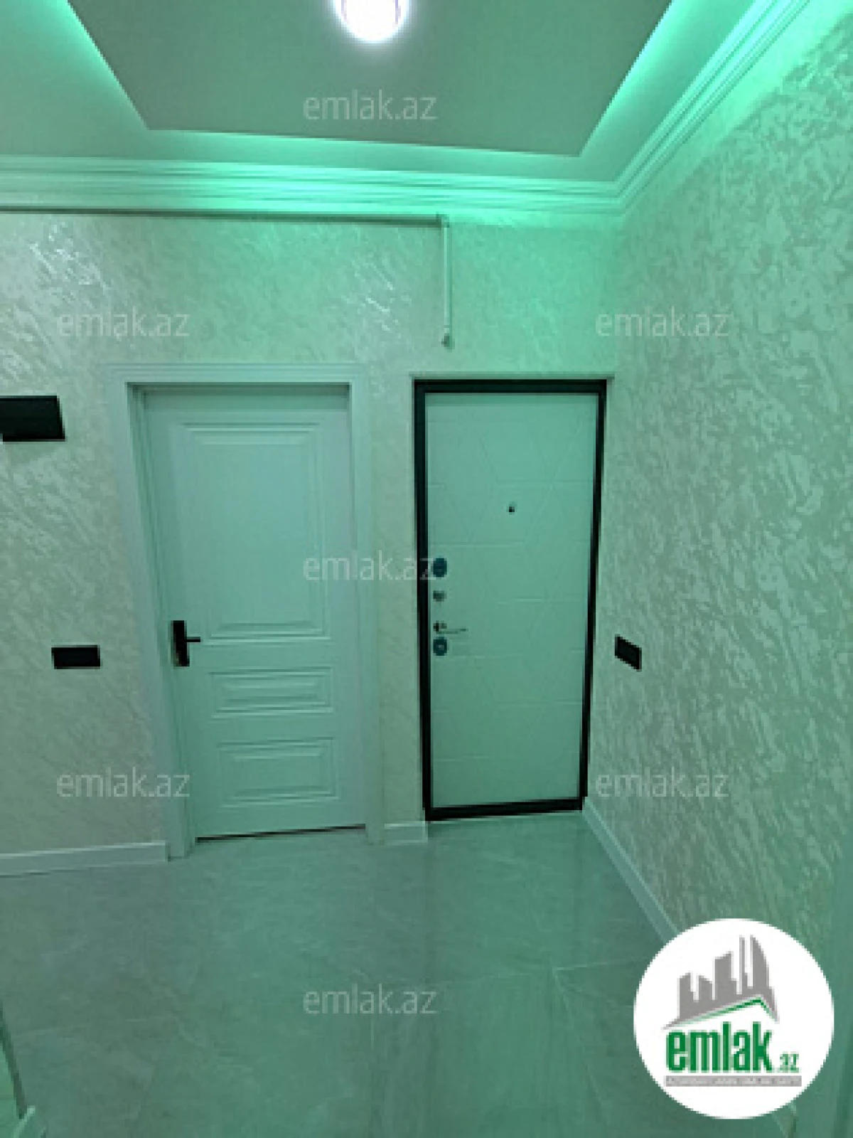 Satılır 2 otaqlı köhnə tikili 70 m²