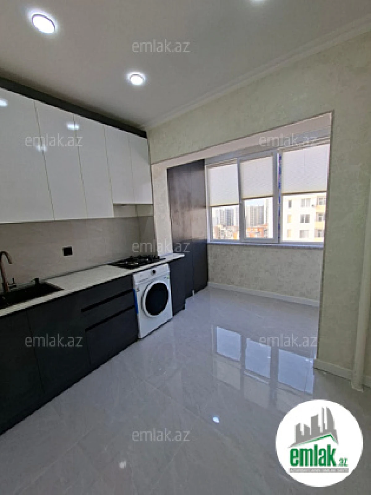 Satılır 2 otaqlı köhnə tikili 70 m²