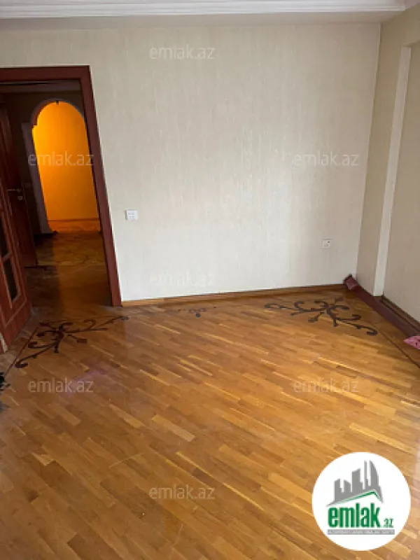 Satılır 2 otaqlı köhnə tikili 75 m²