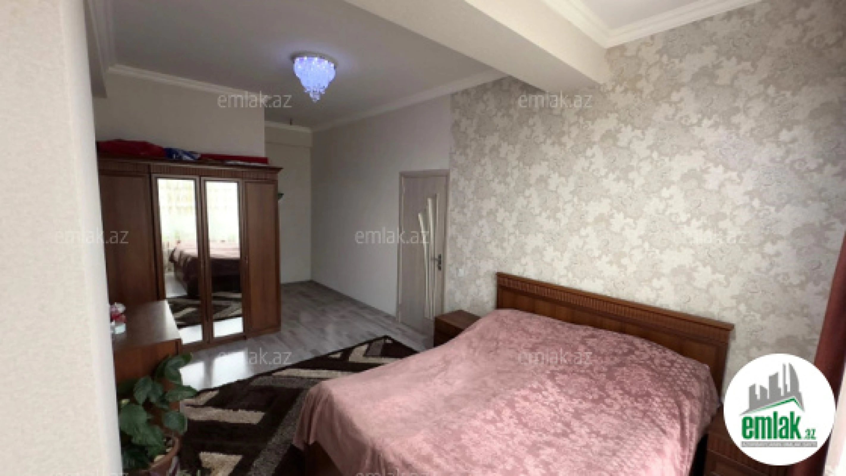 Satılır 3 otaqlı yeni tikili 130 m²