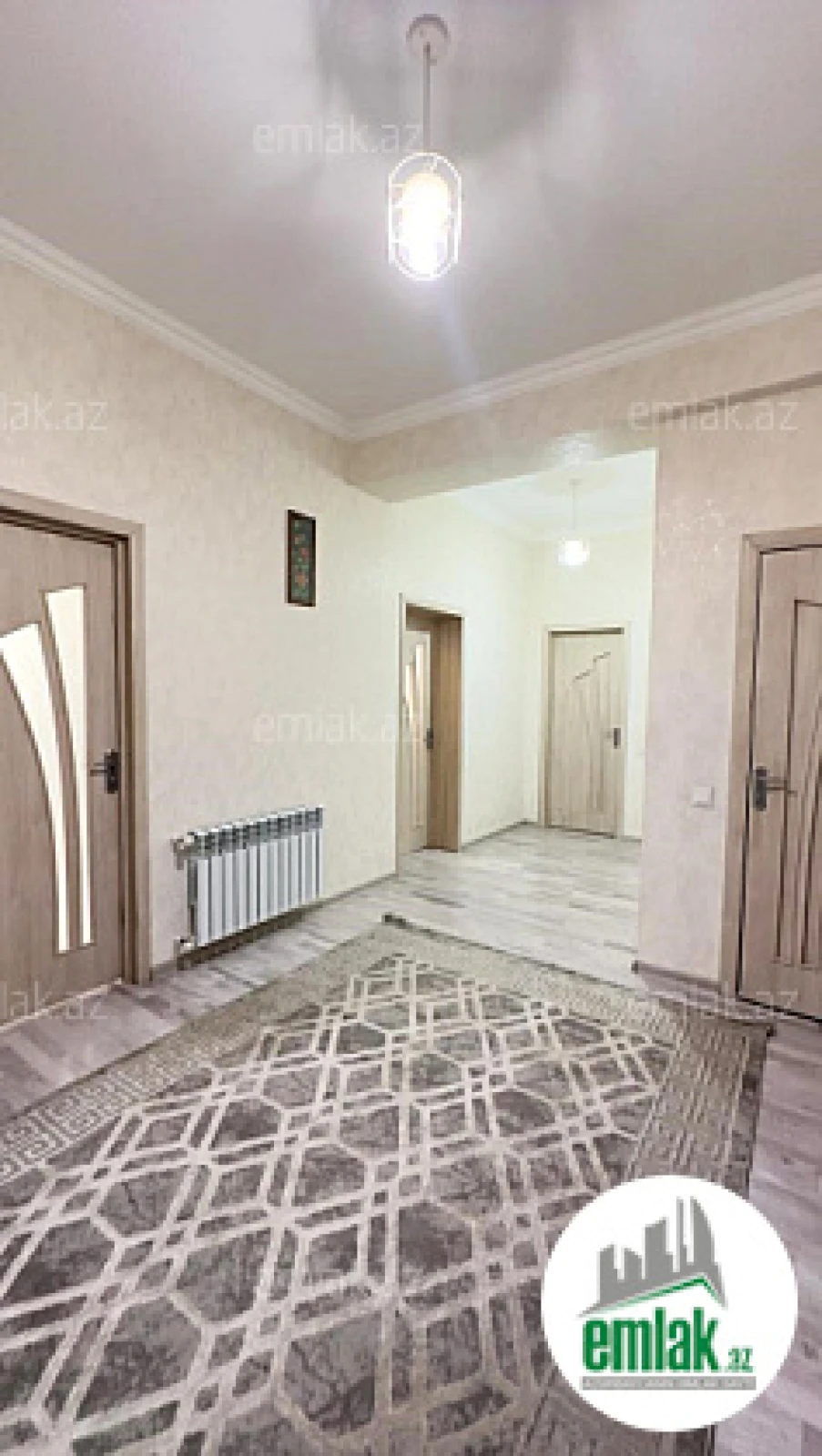 Satılır 3 otaqlı yeni tikili 130 m²