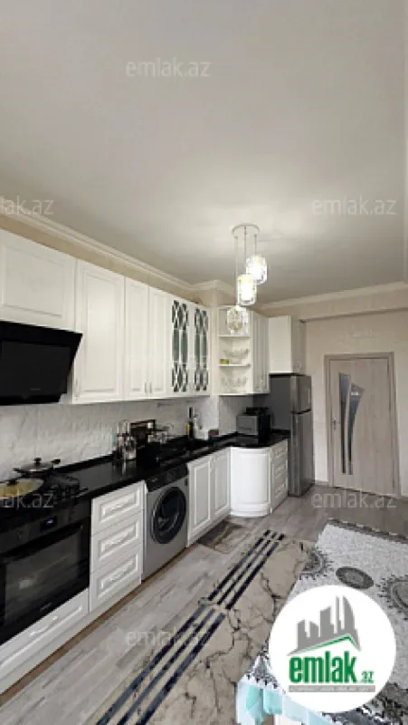 Satılır 3 otaqlı yeni tikili 130 m²