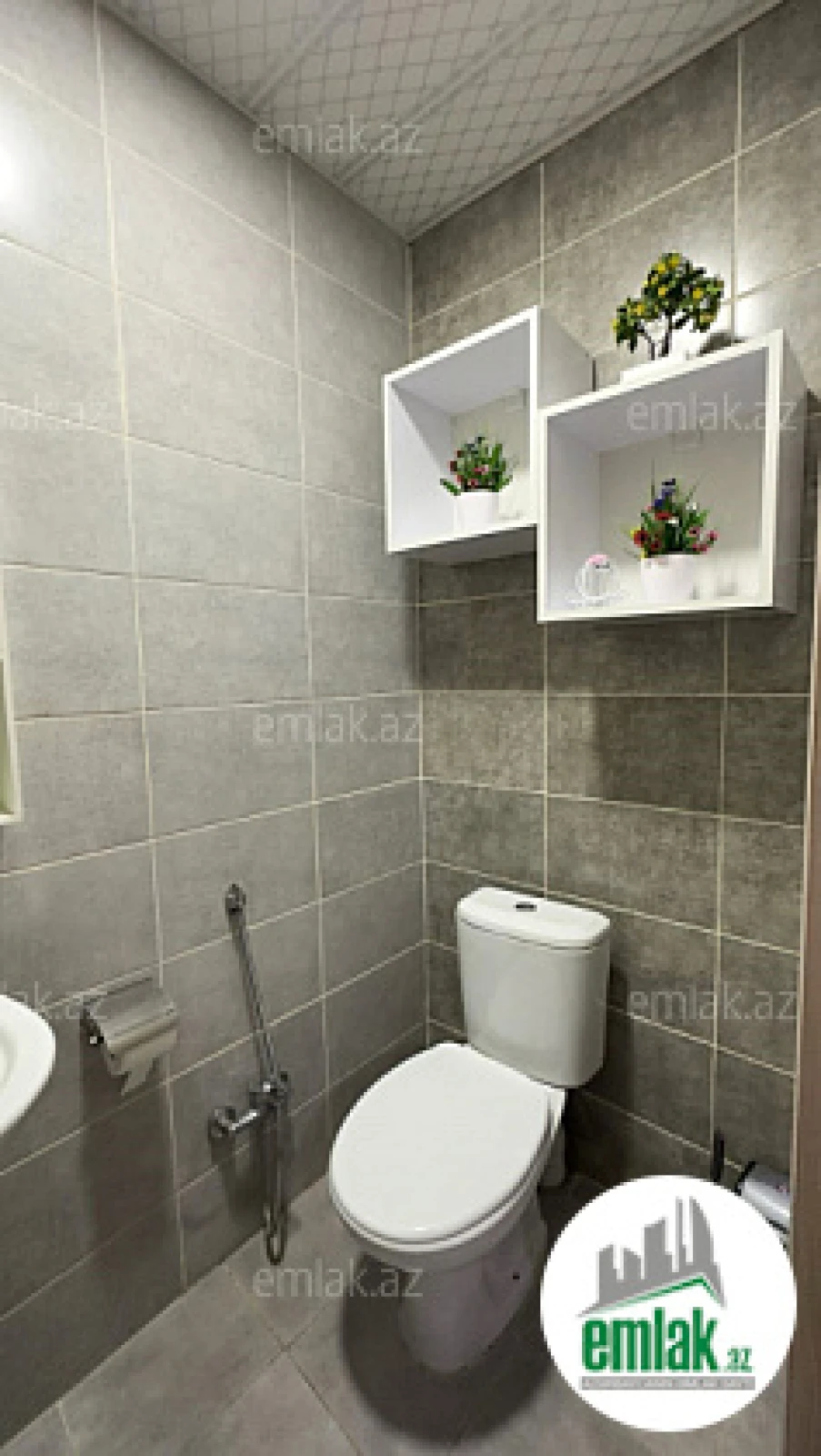 Satılır 3 otaqlı yeni tikili 130 m²