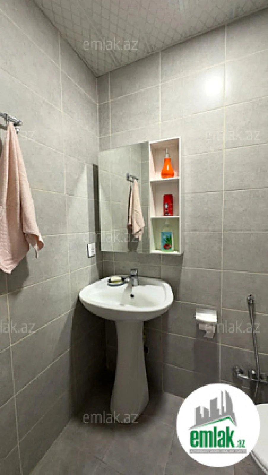 Satılır 3 otaqlı yeni tikili 130 m²