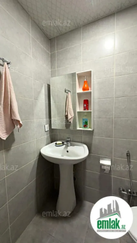 Satılır 3 otaqlı yeni tikili 130 m²