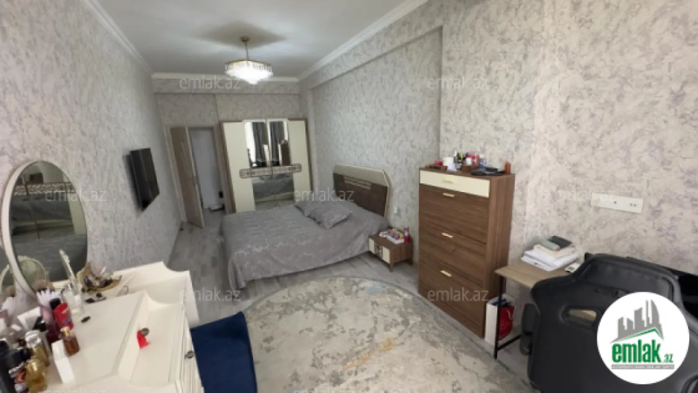 Satılır 3 otaqlı yeni tikili 130 m²