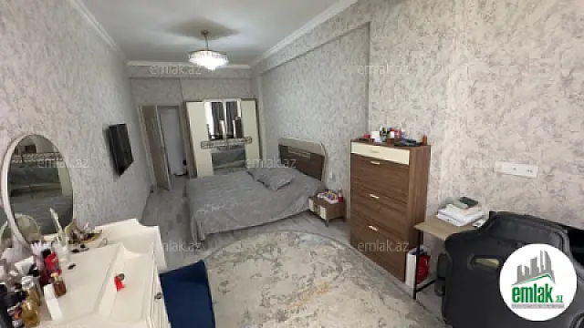 Satılır 3 otaqlı yeni tikili 130 m²