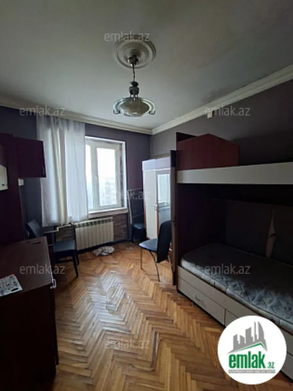 Satılır 3 otaqlı köhnə tikili 80 m²