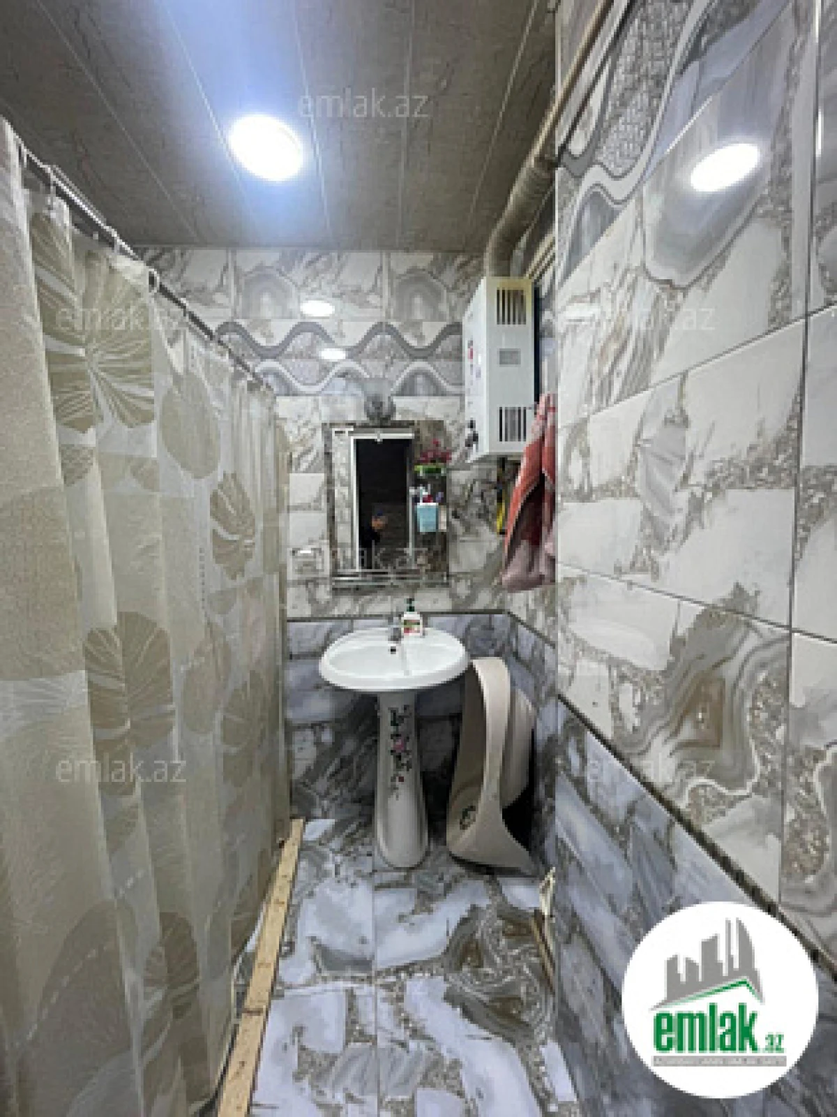 Satılır 3 otaqlı köhnə tikili 90 m²