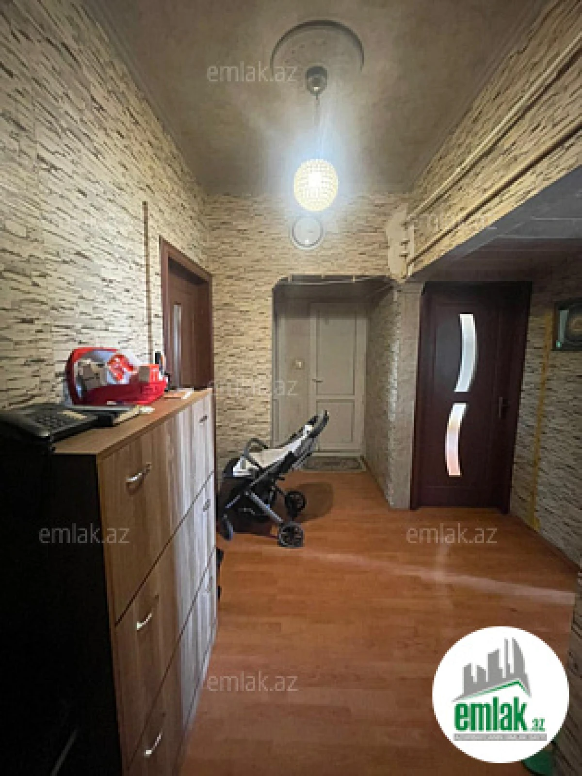Satılır 3 otaqlı köhnə tikili 90 m²