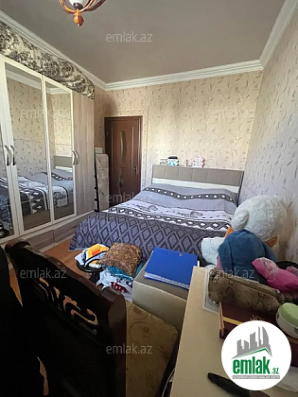 Satılır 3 otaqlı köhnə tikili 90 m²