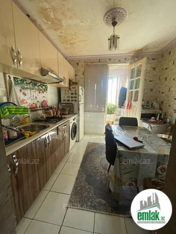 Satılır 3 otaqlı köhnə tikili 90 m²