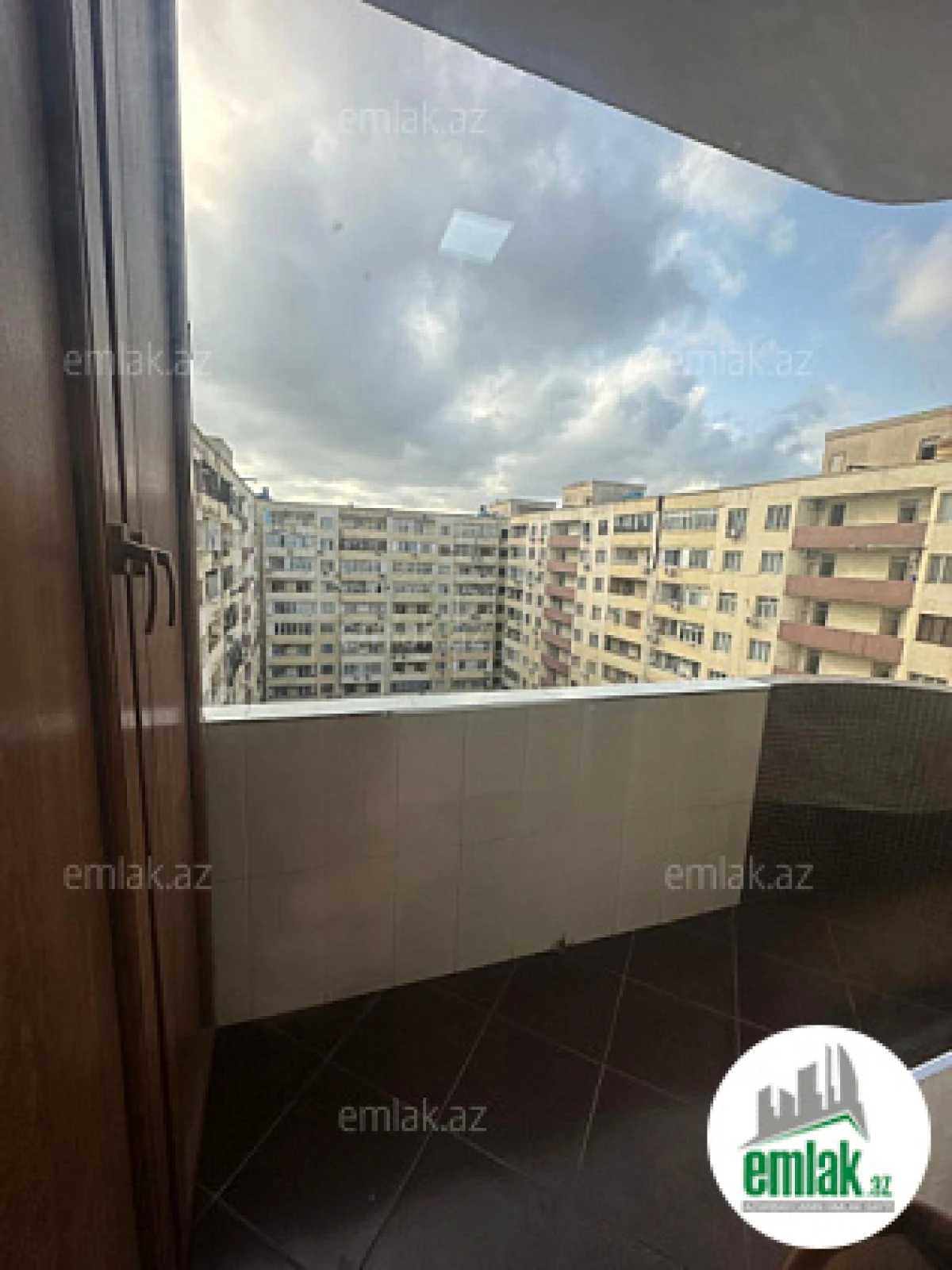 Satılır 2 otaqlı yeni tikili 75 m²