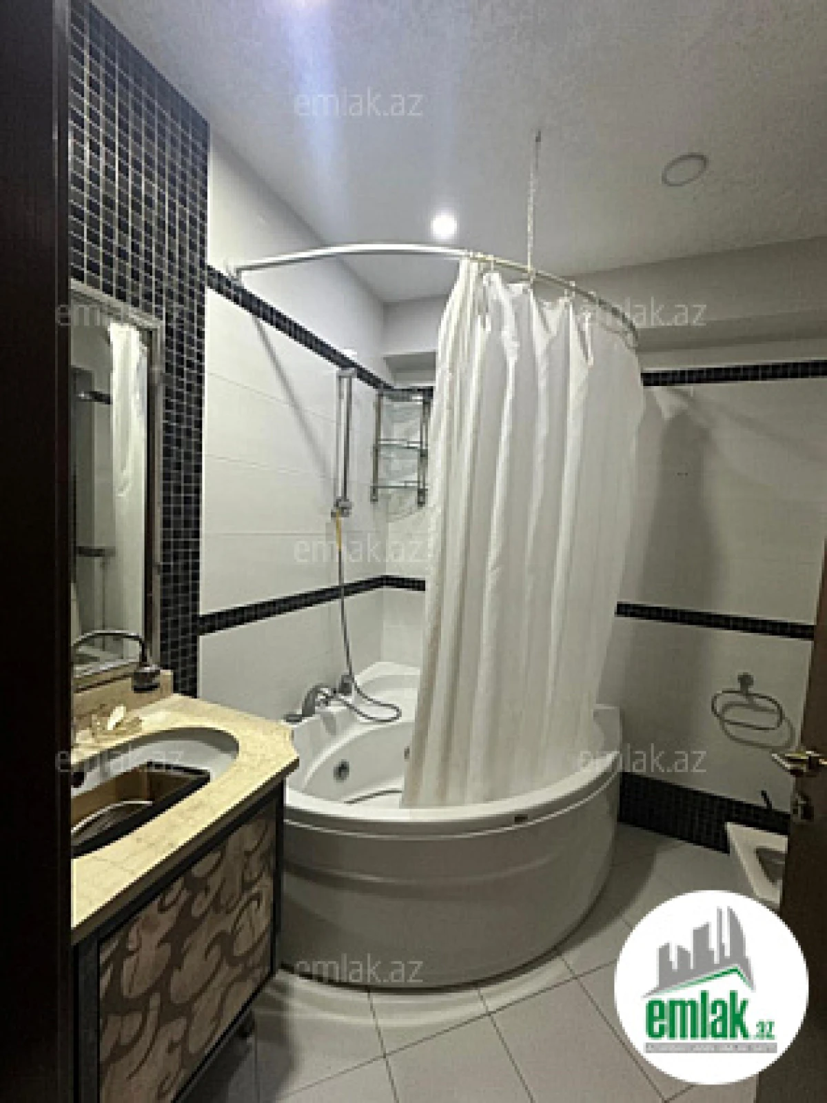 Satılır 2 otaqlı yeni tikili 75 m²