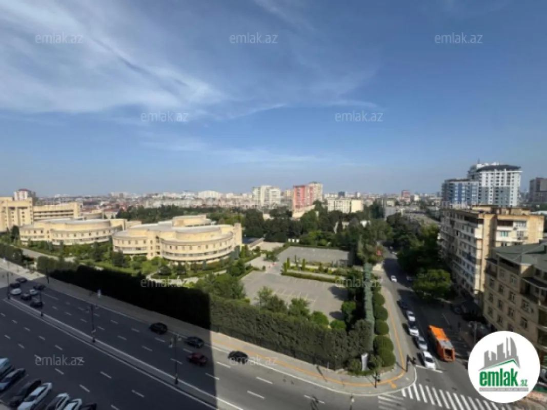Satılır 4 otaqlı yeni tikili 150 m²