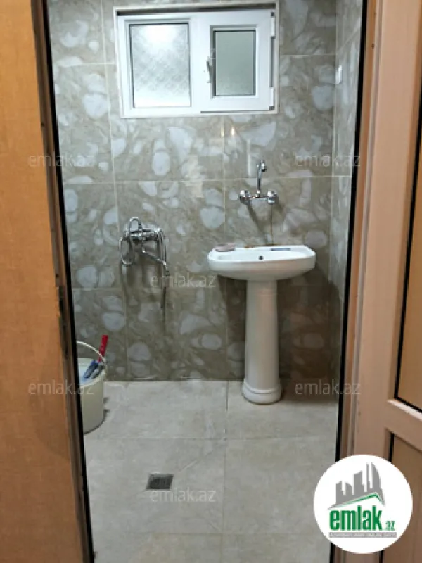 Satılır 3 otaqlı köhnə tikili 75 m²