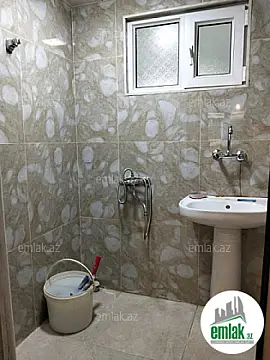 Satılır 3 otaqlı köhnə tikili 75 m²