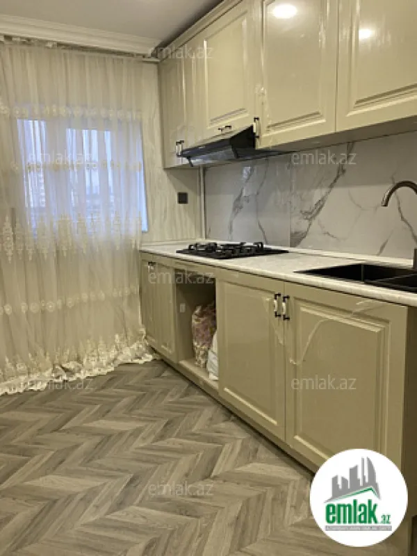 Satılır 3 otaqlı köhnə tikili 70 m²