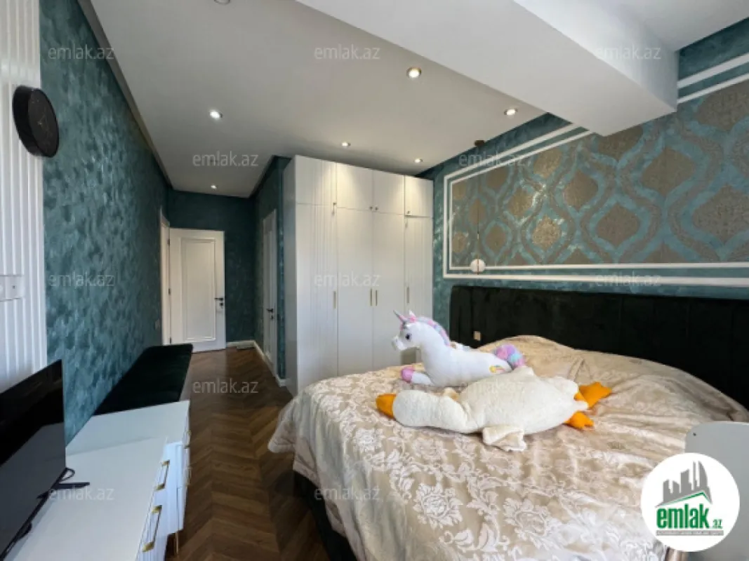 Satılır 3 otaqlı yeni tikili 130 m²