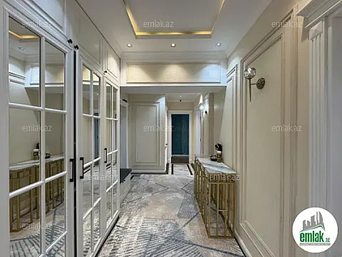 Satılır 3 otaqlı yeni tikili 130 m²