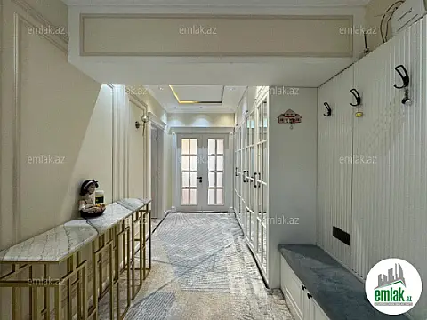 Satılır 3 otaqlı yeni tikili 130 m²
