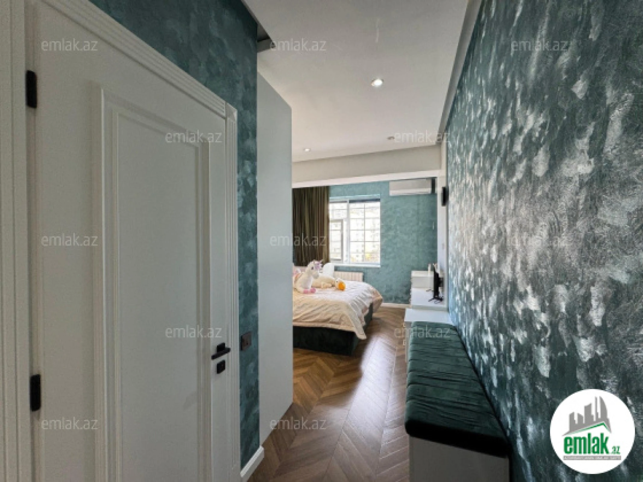 Satılır 3 otaqlı yeni tikili 130 m²