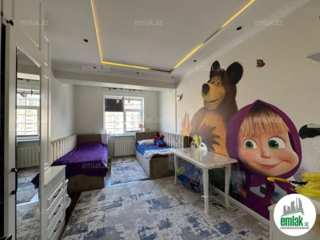Satılır 3 otaqlı yeni tikili 130 m²