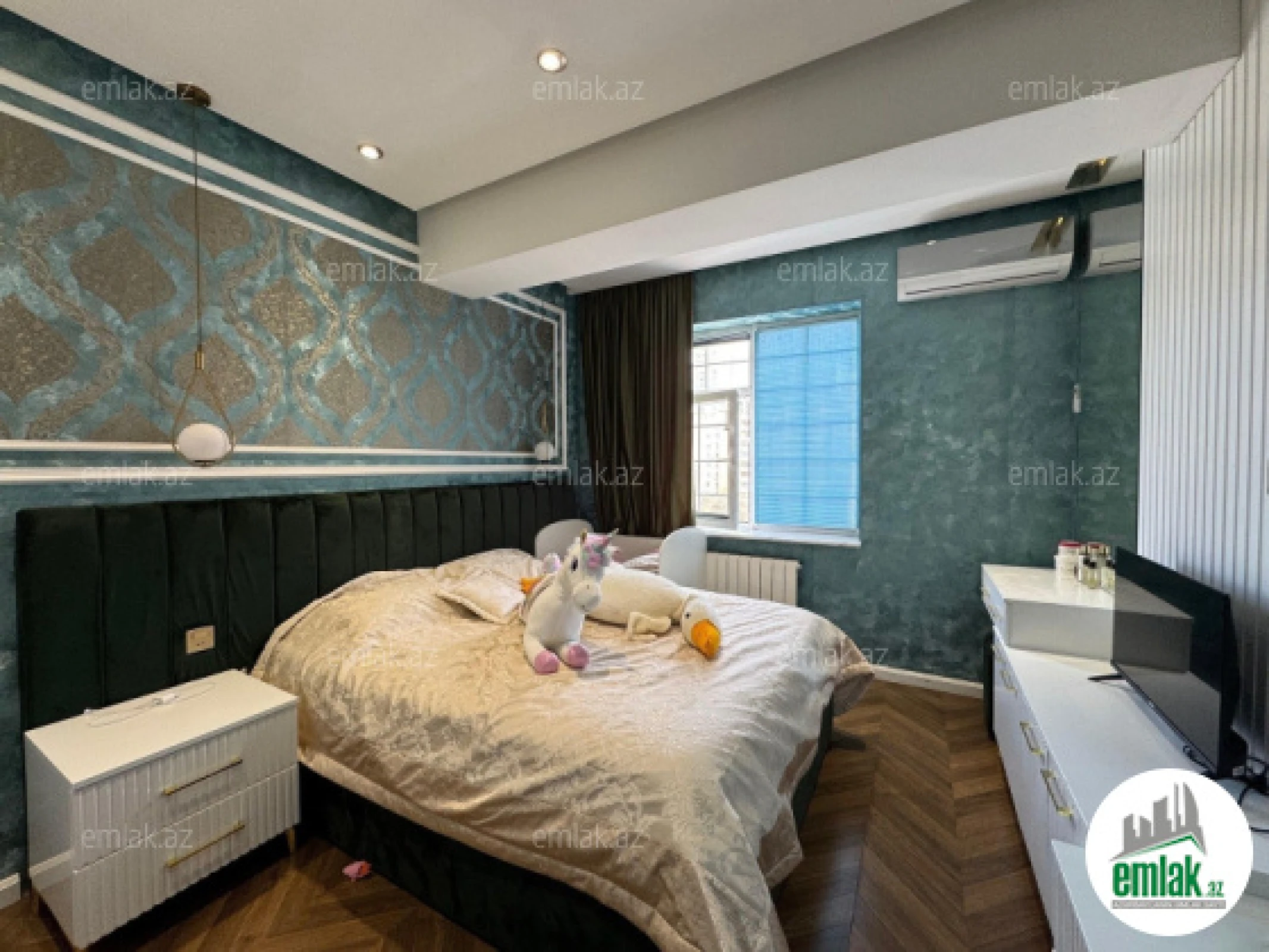 Satılır 3 otaqlı yeni tikili 130 m²