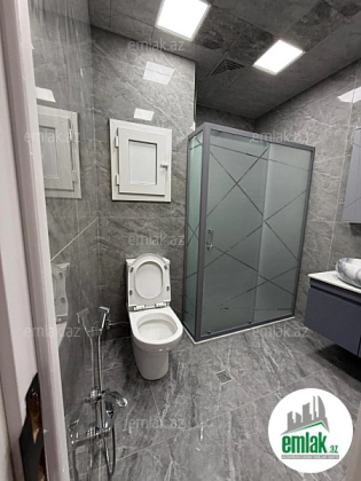 Satılır 3 otaqlı köhnə tikili 70 m²