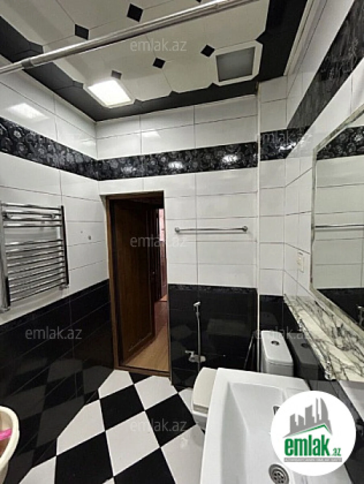 Satılır 2 otaqlı köhnə tikili 60 m²