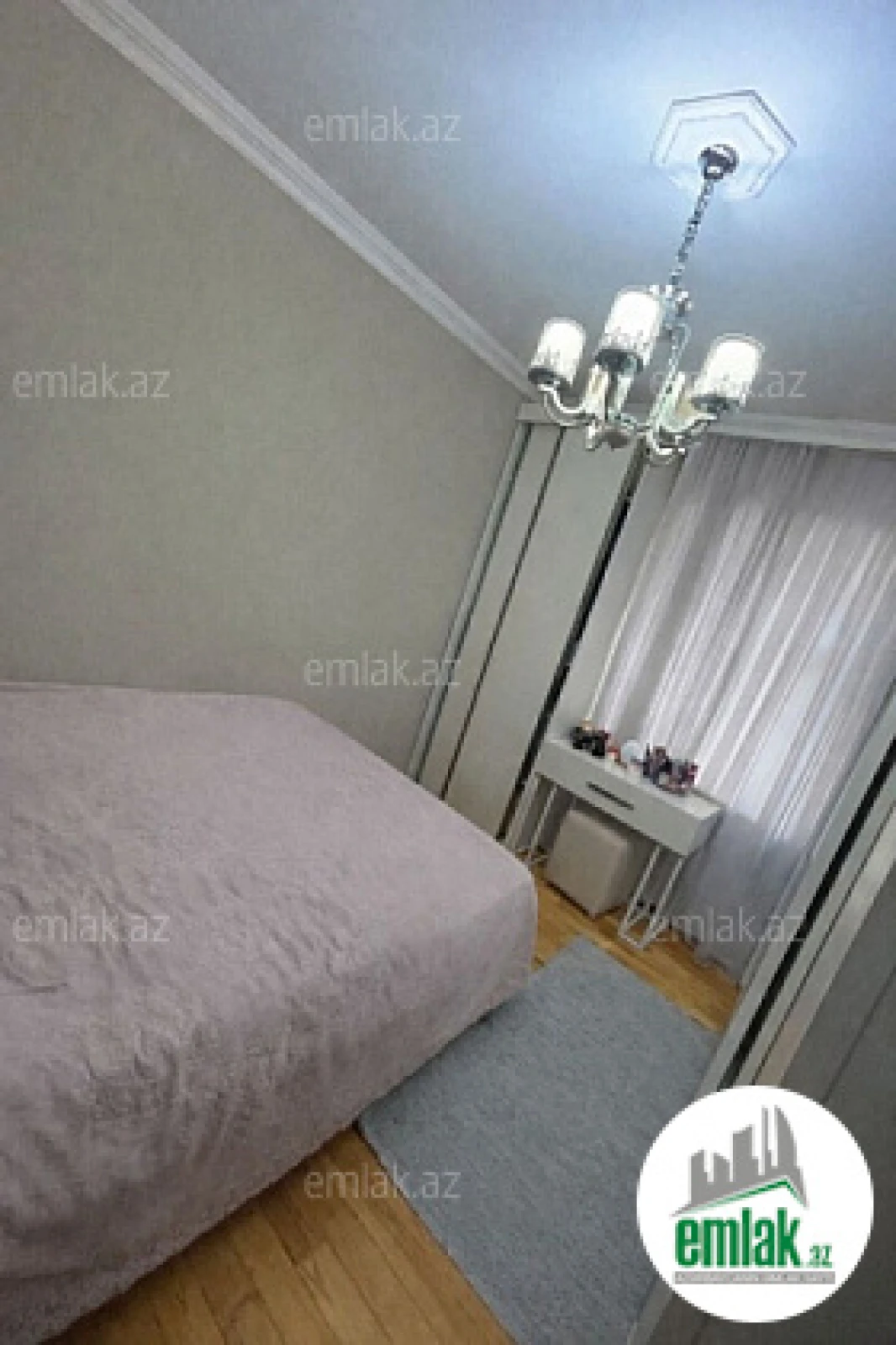 Satılır 2 otaqlı köhnə tikili 60 m²