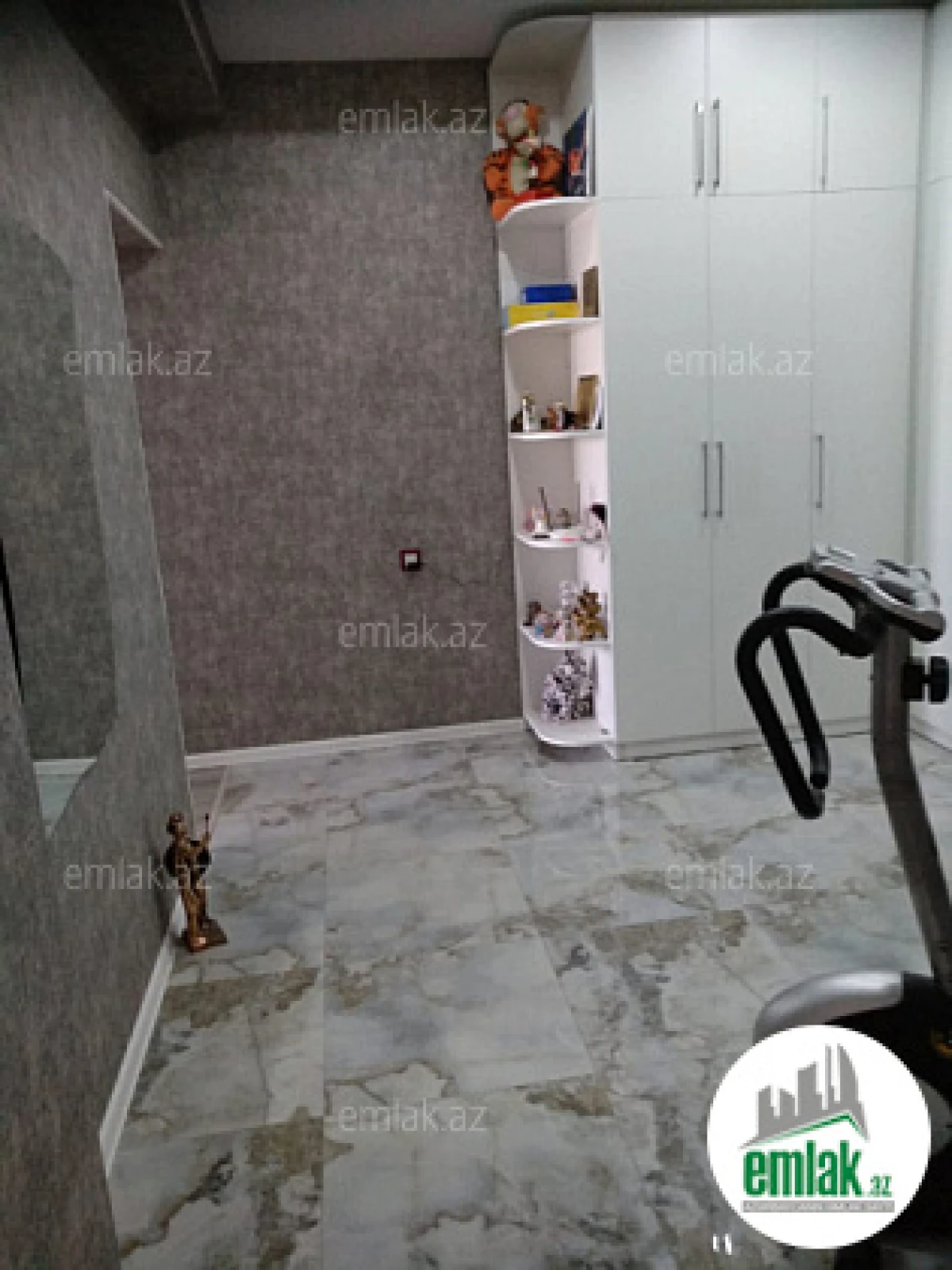 Satılır 3 otaqlı yeni tikili 105 m²