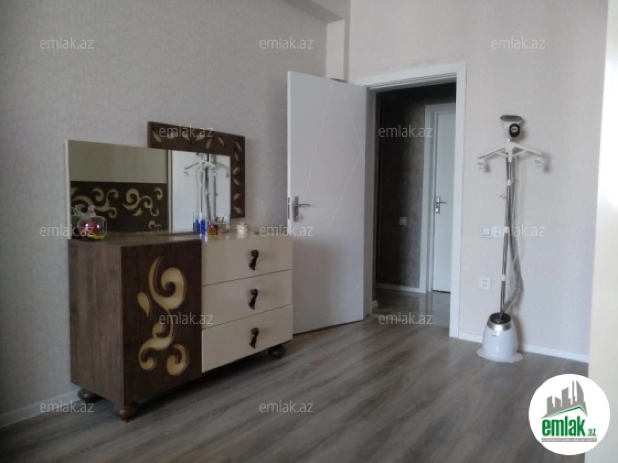 Satılır 3 otaqlı yeni tikili 105 m²