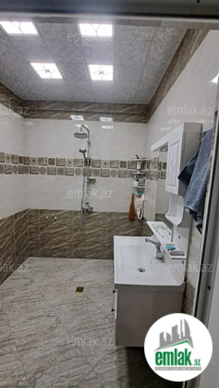 Satılır 3 otaqlı yeni tikili 135 m²
