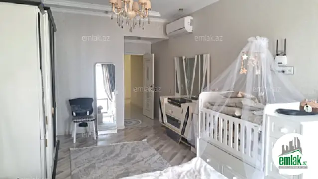 Satılır 3 otaqlı yeni tikili 135 m²