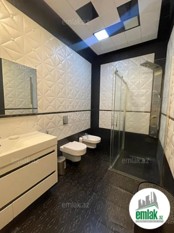 Satılır 4 otaqlı yeni tikili 240 m²