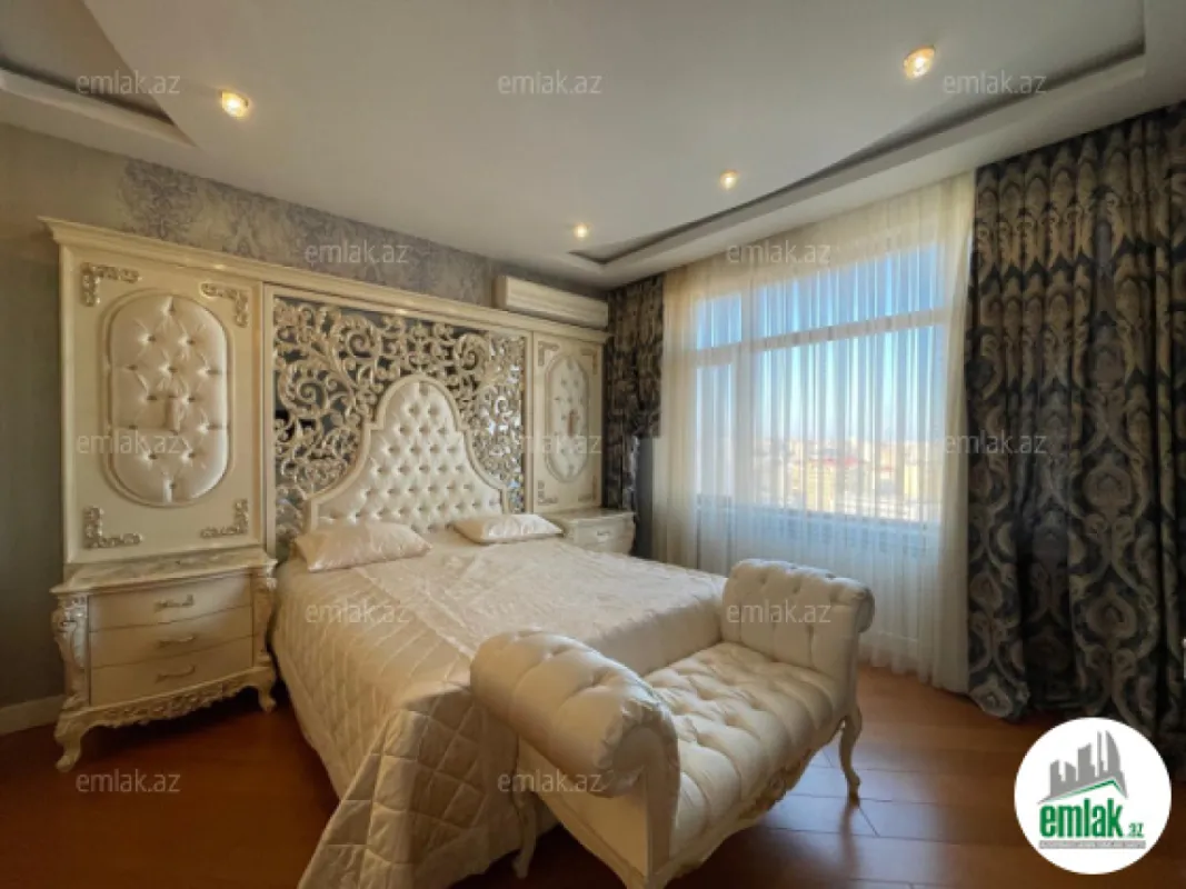 Satılır 4 otaqlı yeni tikili 240 m²