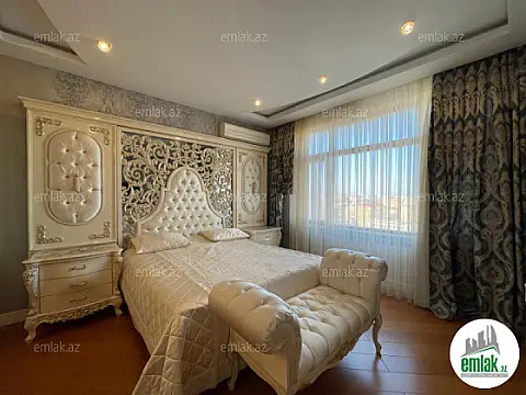 Satılır 4 otaqlı yeni tikili 240 m²