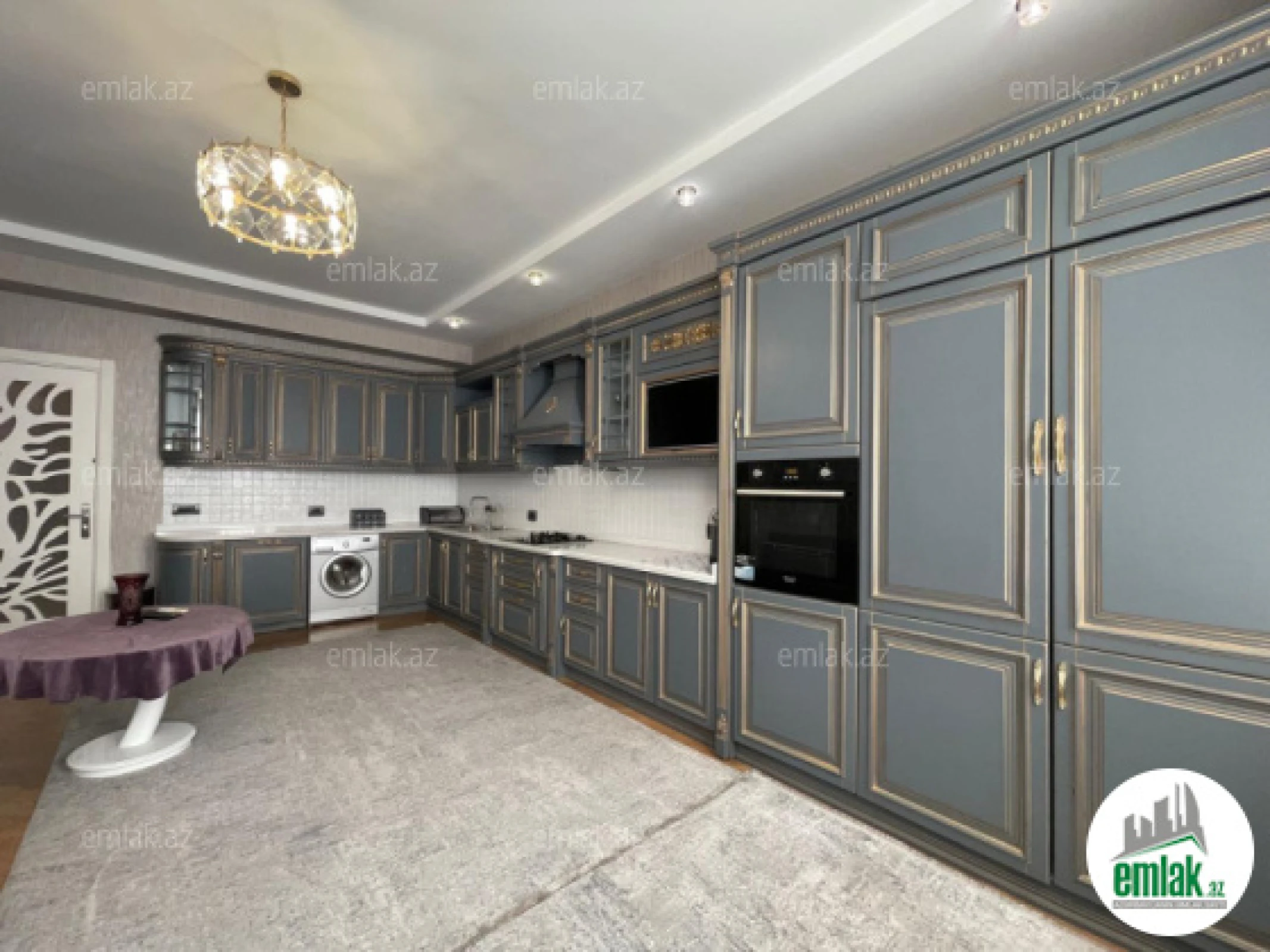 Satılır 4 otaqlı yeni tikili 240 m²