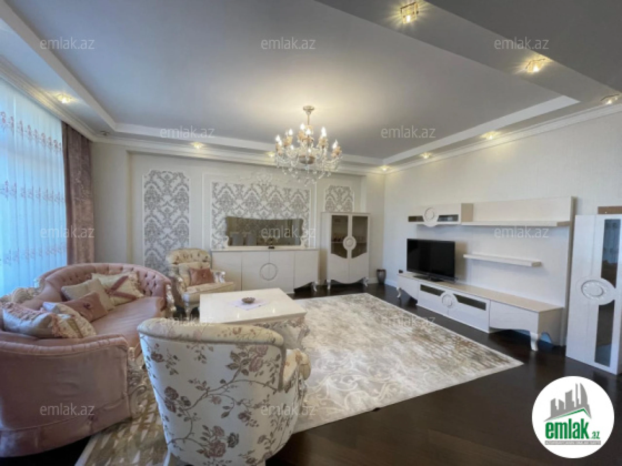 Satılır 4 otaqlı yeni tikili 240 m²