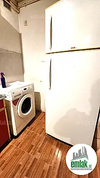 Satılır 4 otaqlı köhnə tikili 110 m²